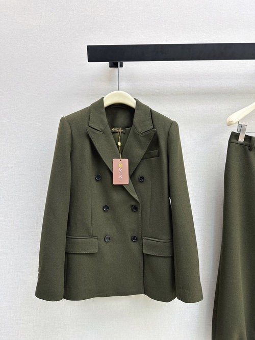 Loro Piana Equestrian Style Double-Breasted and Waist-Cinched Wool Suit