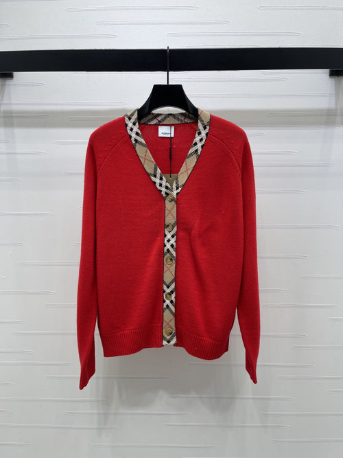 Burberry Classic Checkered V-Neck Cardigan with Contrasting Trim and Regular Fit