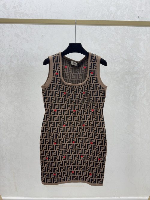 Fendi Contrasting Vintage Letter Round-Neck Knit Dress in Coffee Tone