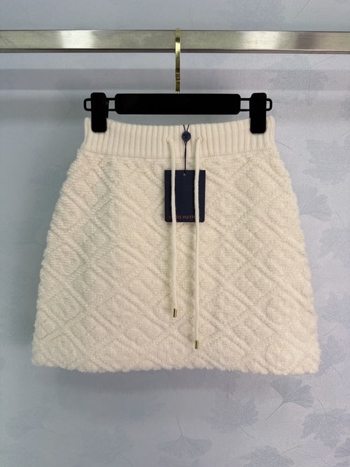 Louis Vuitton Herringbone Knit Drawstring Skirt in Milky White for a Graceful Look