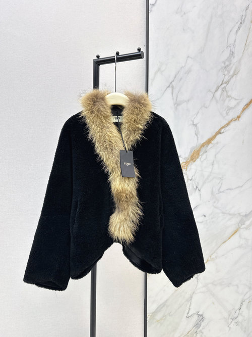 Fendi Loose Fox Fur Collar Plush Coat for a High-End Winter Look