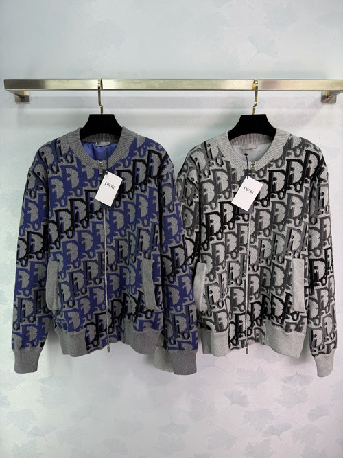 Dior Soft and Warm Wool Zip-up Sweater with Classic Oblique Pattern