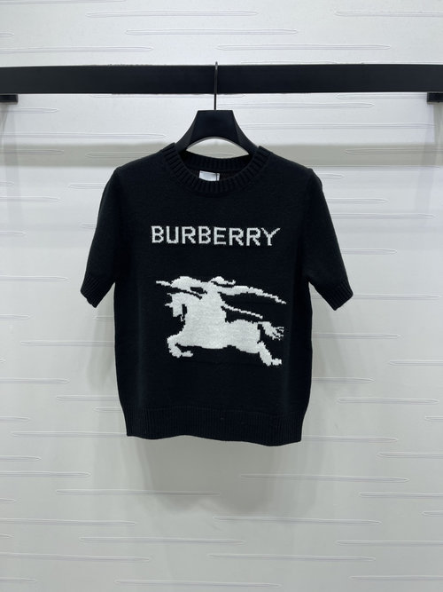 Burberry Luxurious War Horse Jacquard Round-neck Knit Short Sleeve, Soft and Fitted