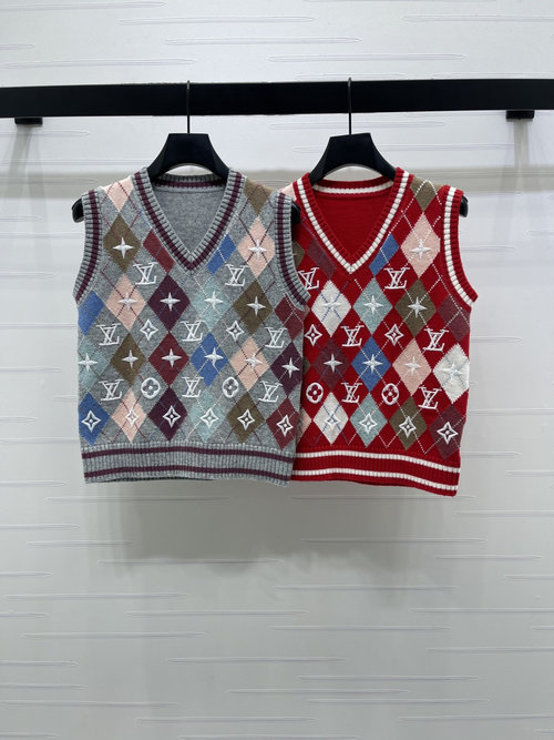 Louis Vuitton Early Spring Collection: Heart Collar Embroidery Knit Vest