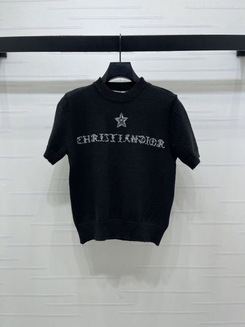Dior Early Spring Collection: Premium Knit Short Sleeve with Star Pattern
