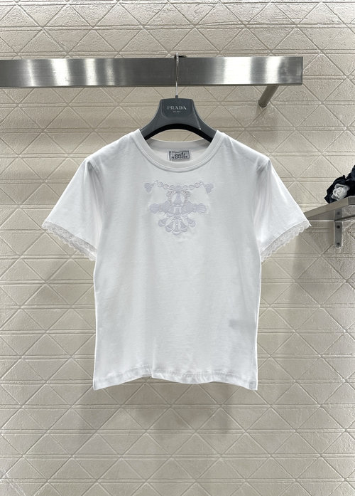 Hermes Hollow - Embroidered Logo T - Shirt: Balanced Style