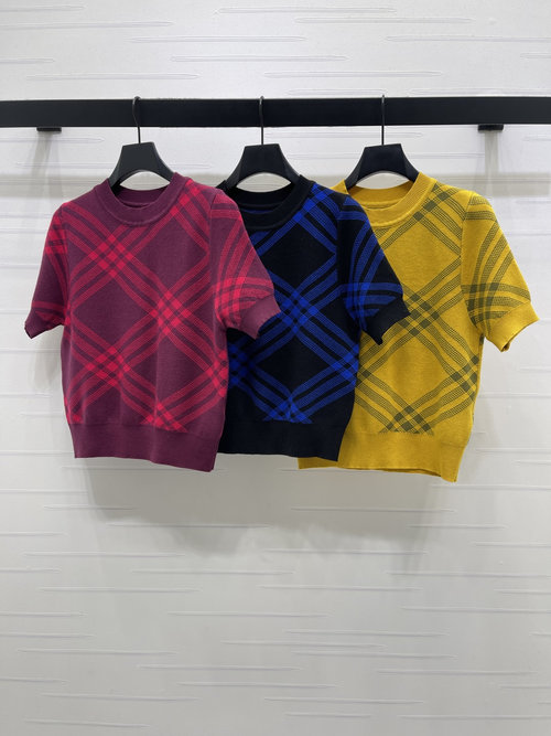 Burberry Luxurious Checkered Crewneck Knit Short Sleeve