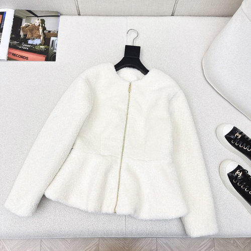 Alaia Chic Teddy Bear Fur Coat with Waist - cinching