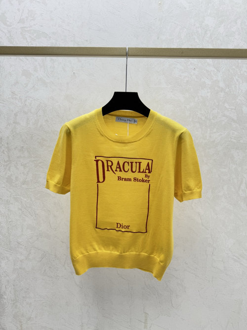 Dior Contrasting Letter Round Neck Short - Sleeve Knit in Yellow