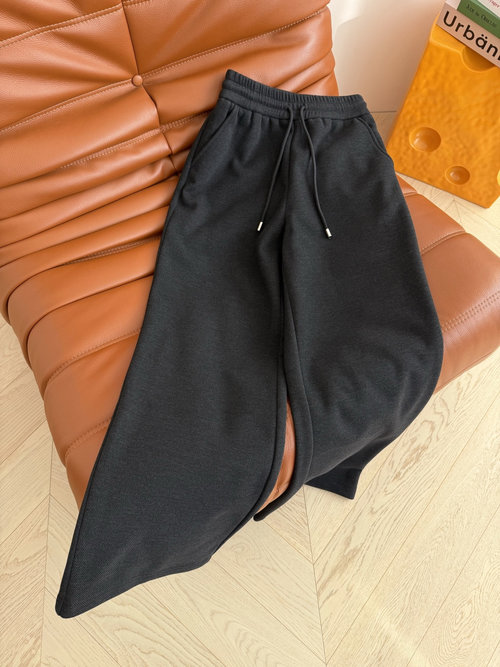 Loewe Back Pocket Embroidered Logo Fleece Casual Pants