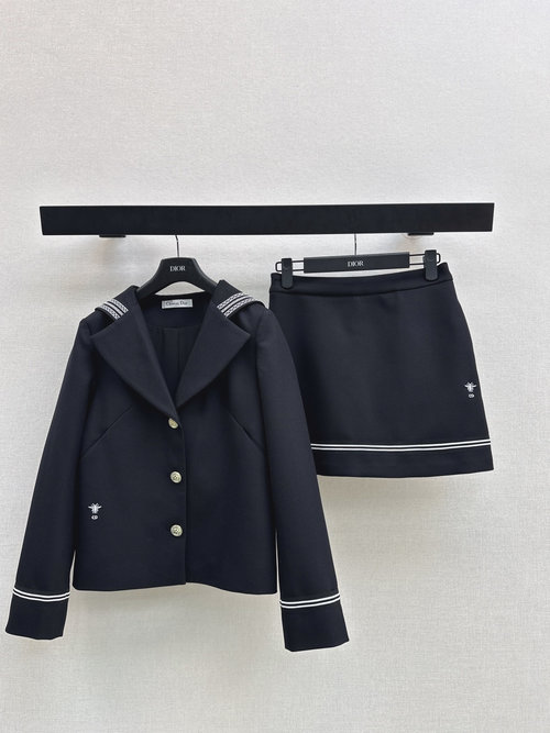 Dior Navy Suit with Embroidered Details for Elegant Look