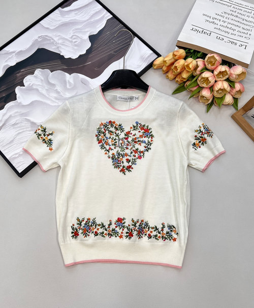 Dior Soft Wool Knit Short Sleeve with Heart & Flower Embroidery