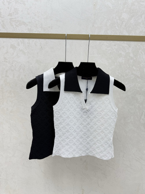 Louis Vuitton Vintage Checked Collar Knitted Vest in Black and White