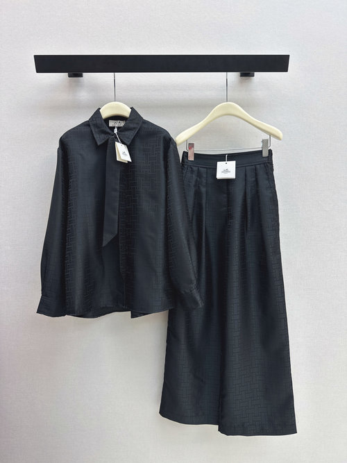 Hermes H Series Tie Shirt: Jacquard Design, Relaxed and Stylish