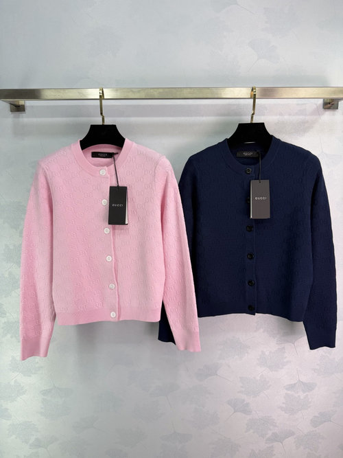 Gucci Soft and Comfortable Knit Cardigan for Various Occasions