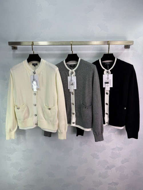 Chanel Color - block Knitted Cardigan with Metal Buttons and Pockets