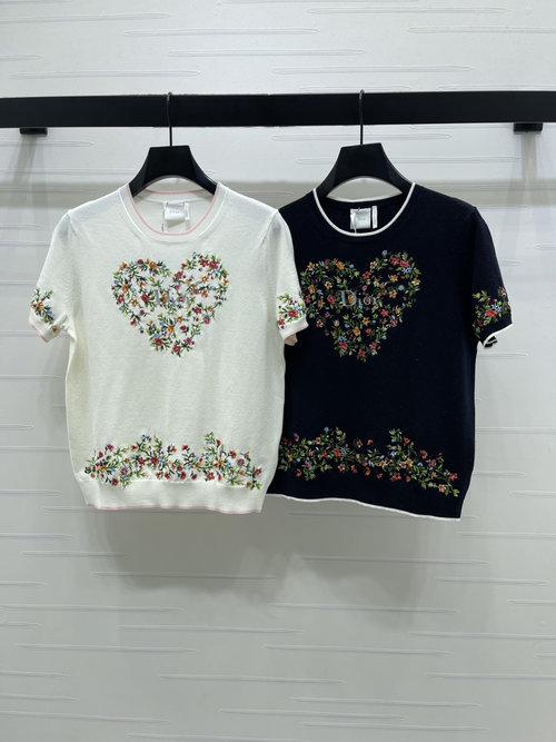 Dior Soft Knit Short-Sleeve Top with Flower Embroidered