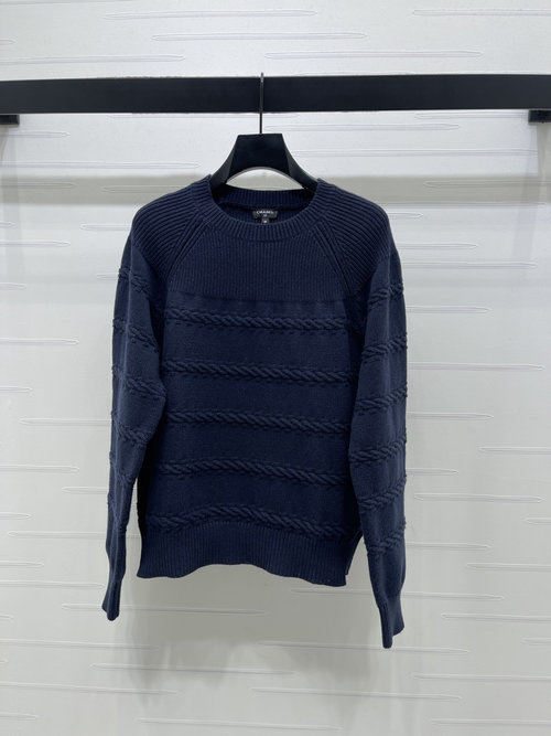 Chanel Luxury Round-neck Raglan Pullover with French Charm