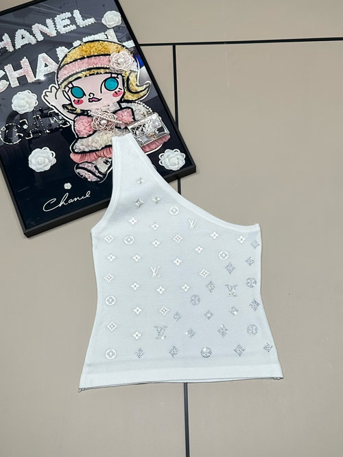 Louis Vuitton Luxurious Louis Vuitton Sequined Letter One-Shoulder Vest