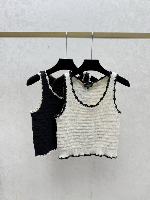 Chanel White & Black Color-blocked Simple Round-neck Knit Vest