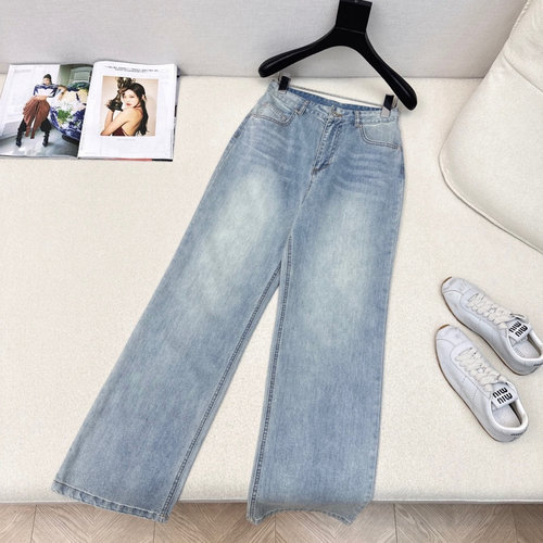 Celine Versatile Straight-Leg Jeans with Pocket Decoration