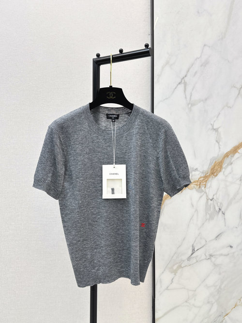Chanel Warm-colored Knit Short Sleeve with Double C Mark