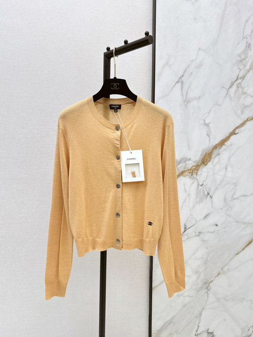 Chanel Simple Gray Round-Neck Knit Cardigan with Embroidered Logo