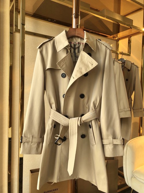 Burberry Sandringham Series Black Mid-Length Waterproof Trench Coat with Real Horn Buttons