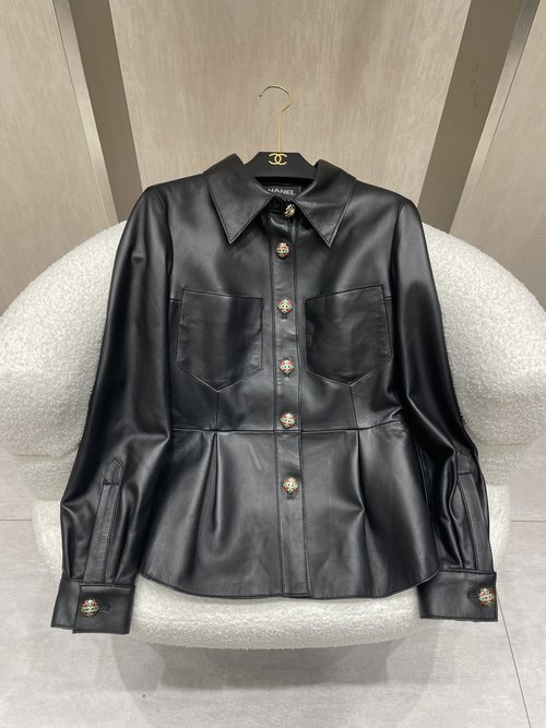 Chanel Fashionable Sheepskin Coat with Ruffled Hem and 3D Tailoring