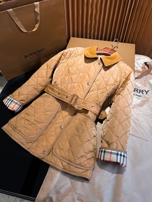 Burberry Original: Rhinestone Quilted Jacket with Horse Rider Embroidery, Warm and Stylish
Optimized: Embroidered Quilted Jacket with Rhinestone Accen