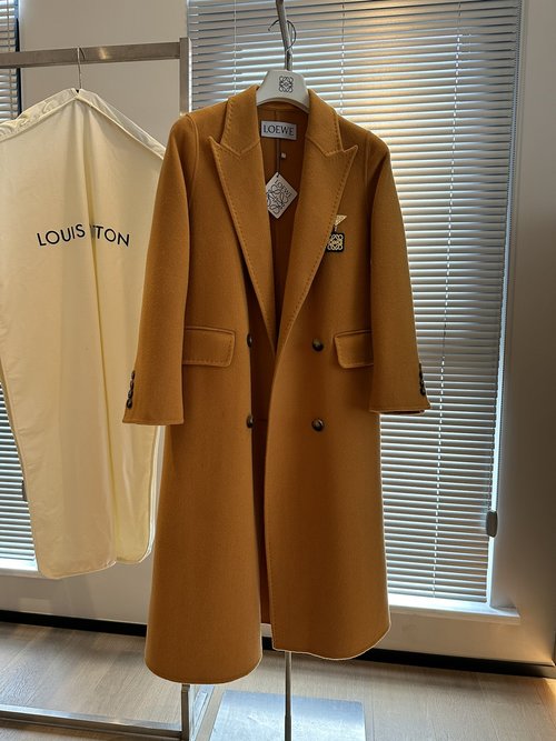 Loewe Luxury Wool Coat with Customizable Color Card and Excellent Drape