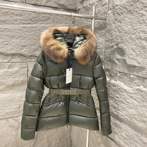 Moncler Detachable Fox Fur Trim Longue Saison Collar Down Jacket, Stylish and Warm