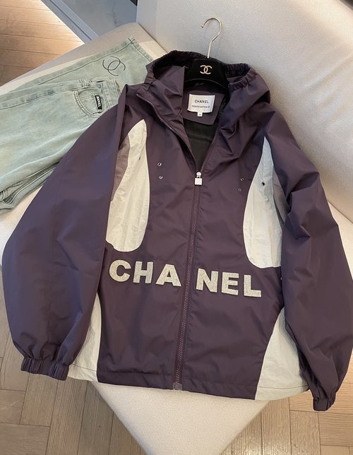 Chanel Customized Windproof Hooded Color-Blocked Windbreaker