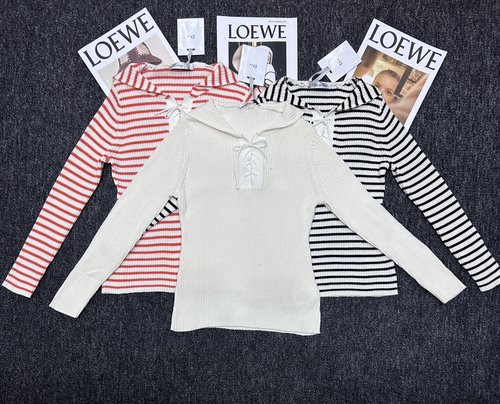 Dior Navy Collar Long-Sleeve Knit, Elegant and Versatile