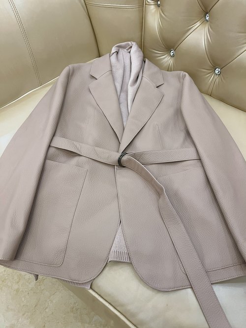 Hermes Stylish Sand - colored Leather Coat with Detachable Scarf