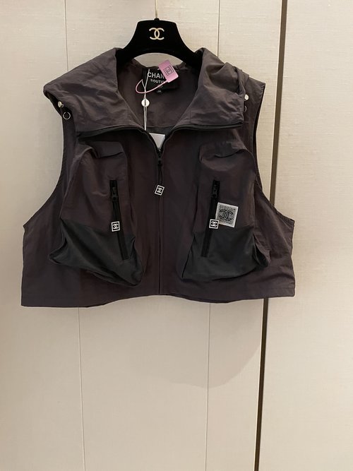 Chanel Vintage Short Hooded Work Vest with Multi-Pockets