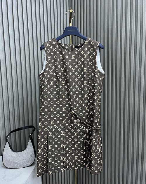 Louis Vuitton Sleeveless Pleated Houndstooth Dress with Side Belt
