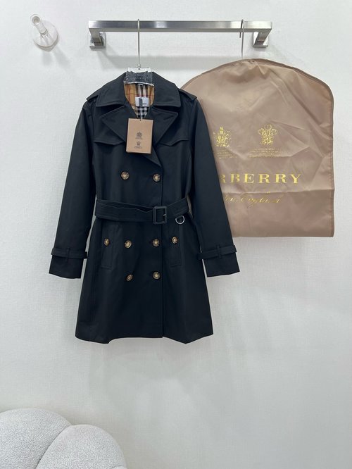 Burberry Timeless Windbreaker with Imported Fabric and Vintage Check Lining