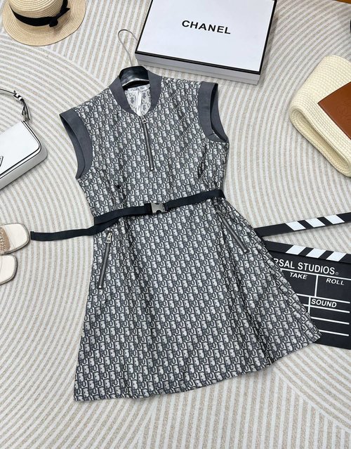 Dior Jacquard Puffer Vest Dress, Trendy Style