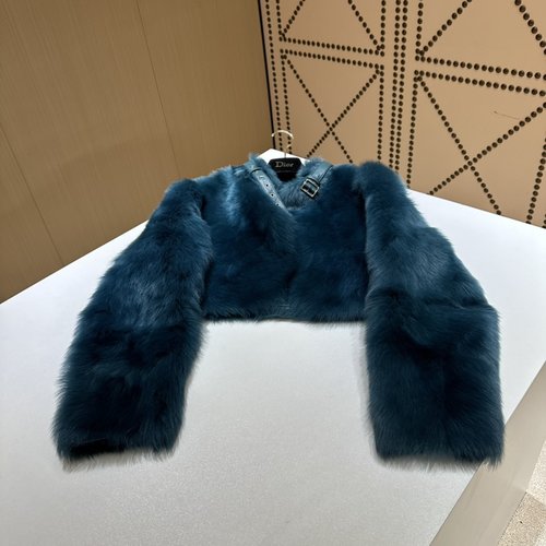 Dior Soft and Fashionable Imported Fur - lined Item
