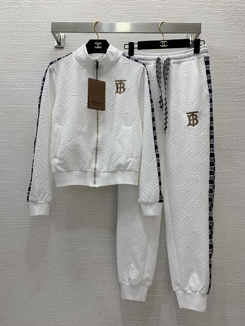 Burberry Classic Sports Set with Side Contrast and Logo