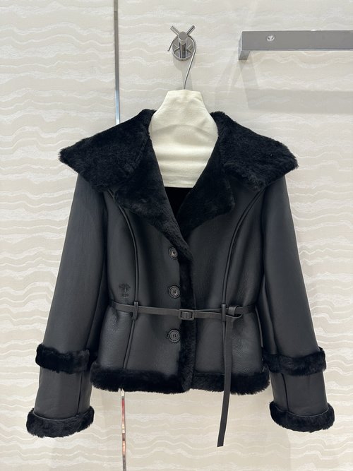 Dior Elegant Embroidered Sheepskin Fur Coat for Mature Tastes