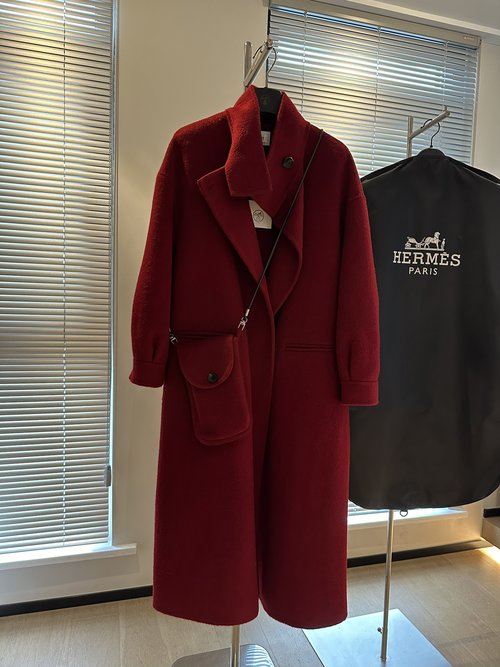 Hermes Designer s Collection Coat with Collar and Cashmere Accessory, High-Quality and Value