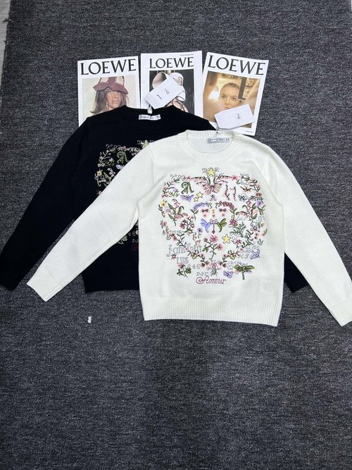 Dior Original title has no Chinese, optimized title: Opulent Embroidered Knitwear, Minimalist yet Distinctive Style