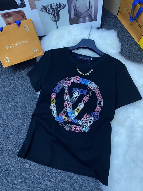Louis Vuitton Exclusive High-End Printed Chain Short Sleeve with Chic and Flattering Fit