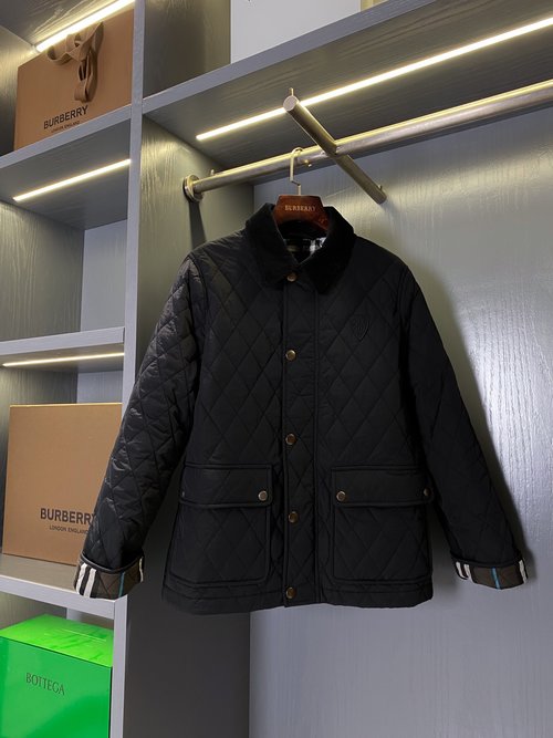 Burberry Classic Quilted Nylon Jacket with B-Emblem and Check Lining