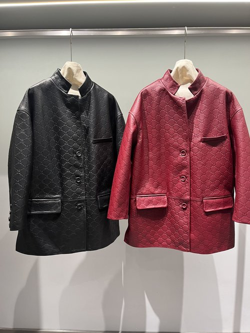 Gucci Exquisite Button-Designed Wide Sheepskin Embossed Coats