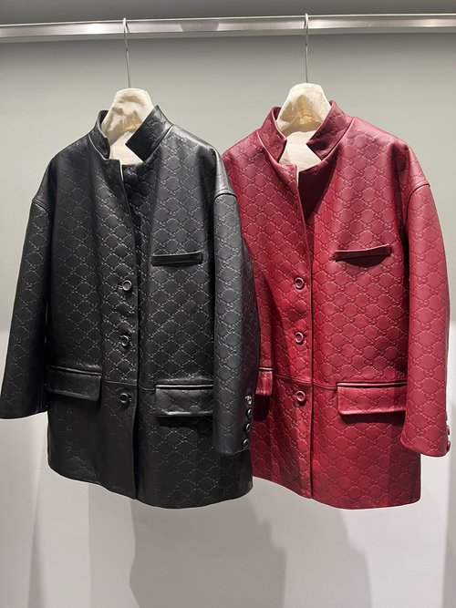 Gucci Fashionable Loose-Fit Coats Suitable for Various Body Types
