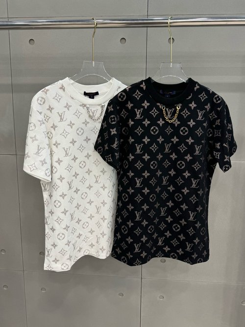Louis Vuitton Customized Cotton T-Shirt with Houndstooth and Chain Collar