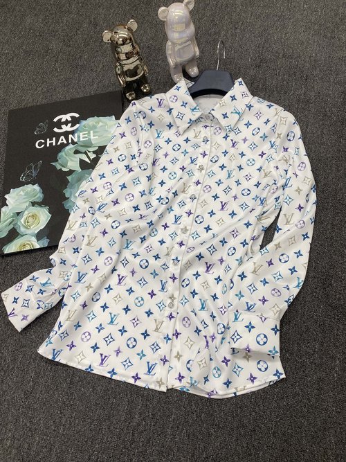 Louis Vuitton High-End Long-Sleeve Shirt with Colorful Logo, Available in Blue or Red